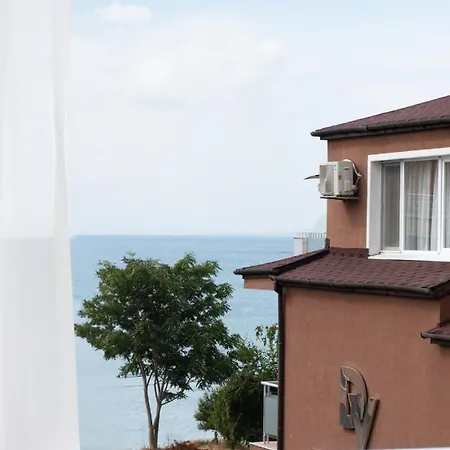 Apartment Soleil Bleu Beachfront Getaway - Beachfront With Sea View - Airport Meet & Greet - Free Parking - Nesebar