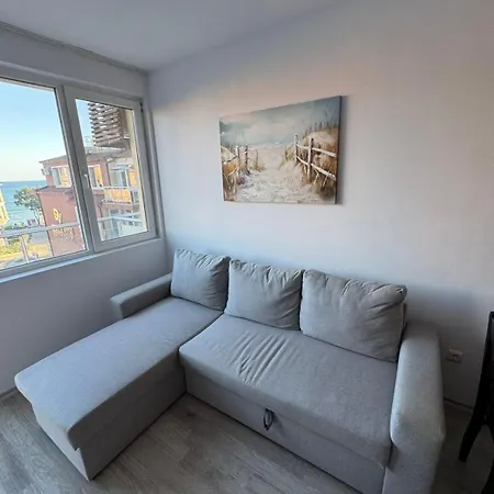 Soleil Bleu Beachfront Getaway - Beachfront With Sea View - Airport Meet & Greet - Free Parking - Apartment