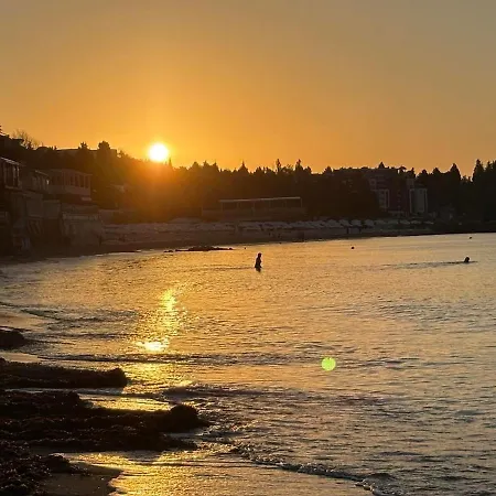 Apartment Soleil Bleu Beachfront Getaway - Beachfront With Sea View - Airport Meet & Greet - Free Parking - Nesebar