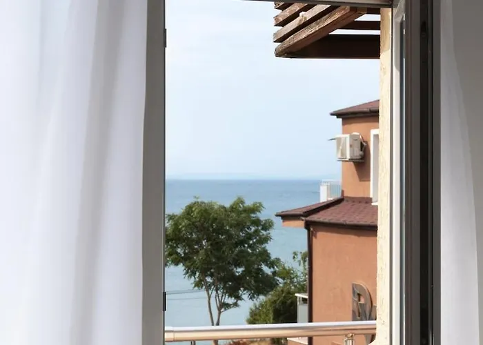 Soleil Bleu Beachfront Getaway Nesebar